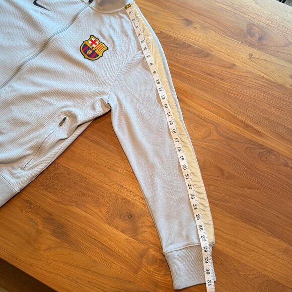 NIKE FC Barcelona Track Jacket in Large with Reflective Sleeve 2012/2013 - Picture 6 of 7